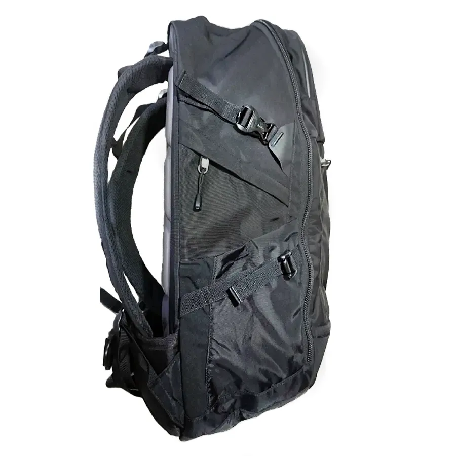 Columbia Pepper Rock 36L のコンプレッションストラップを締める前