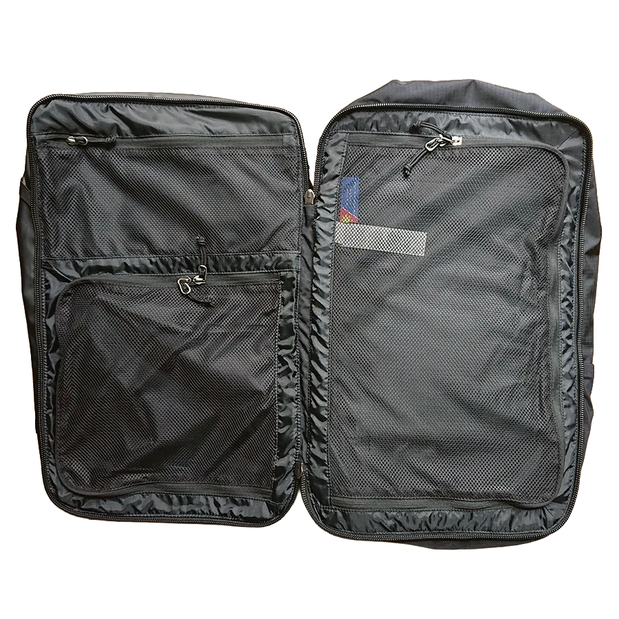 Cotopaxi Allpa35のクラムシェル開きのメイン収納