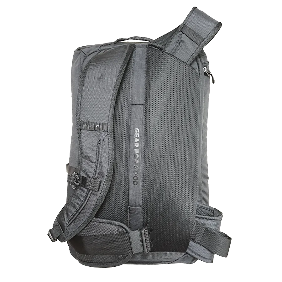 Cotopaxi Allpa35のショルダー・ウエストハーネスを収納