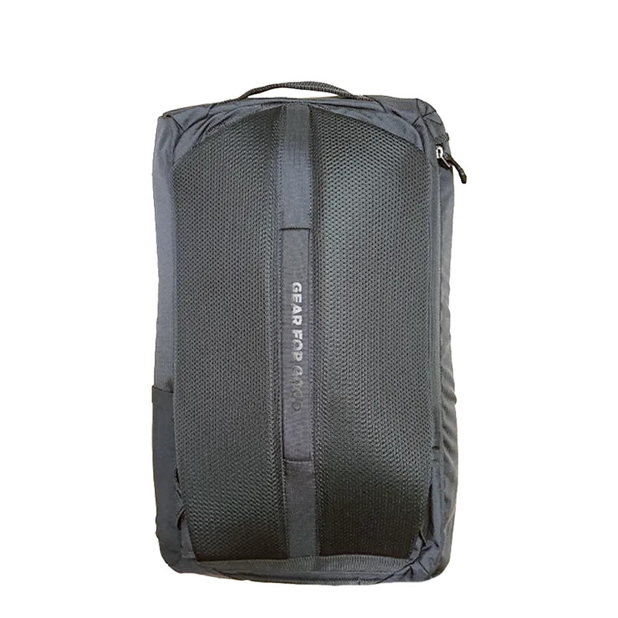Cotopaxi Allpa35のストラップを収納後