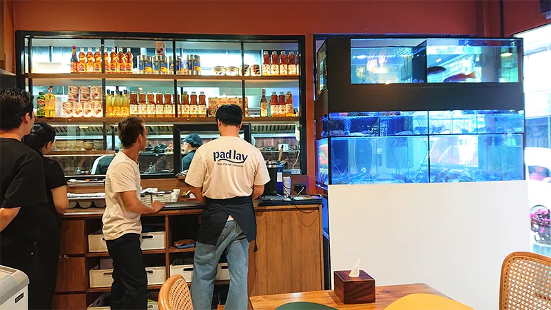 Pad Lay店内