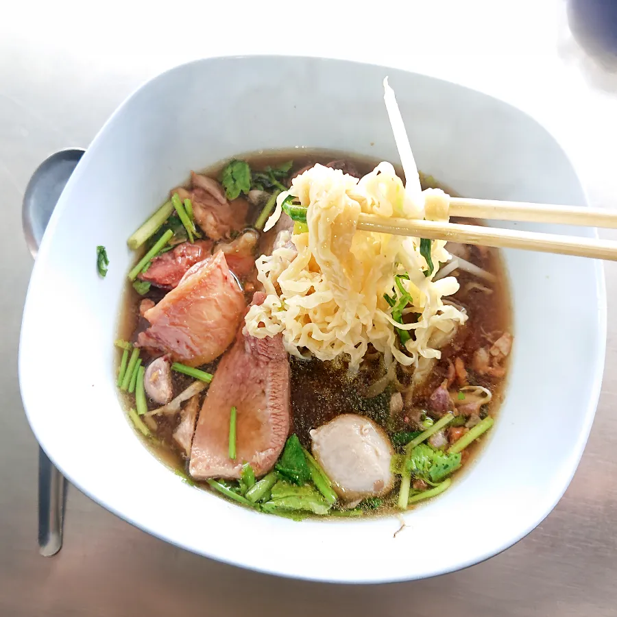 Tong Chon Wua　牛肉麺 卵麺