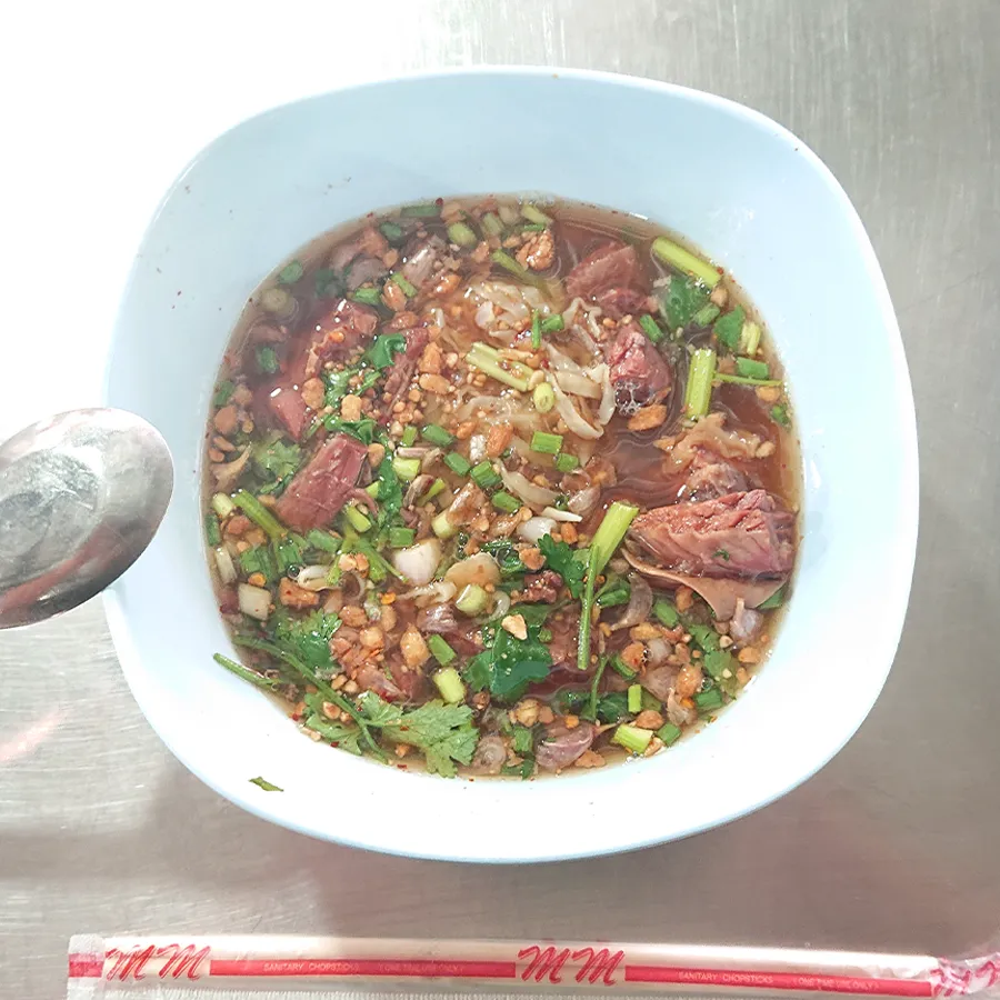 Tong Chon Wua　トムヤム牛肉麺